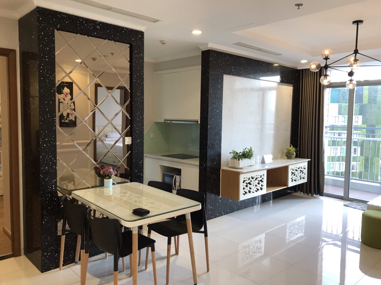 Cần cho thuê căn 3pn tòa landmark 3 giá 1400$ full nội thất đẹp, dự án vinhomes central park